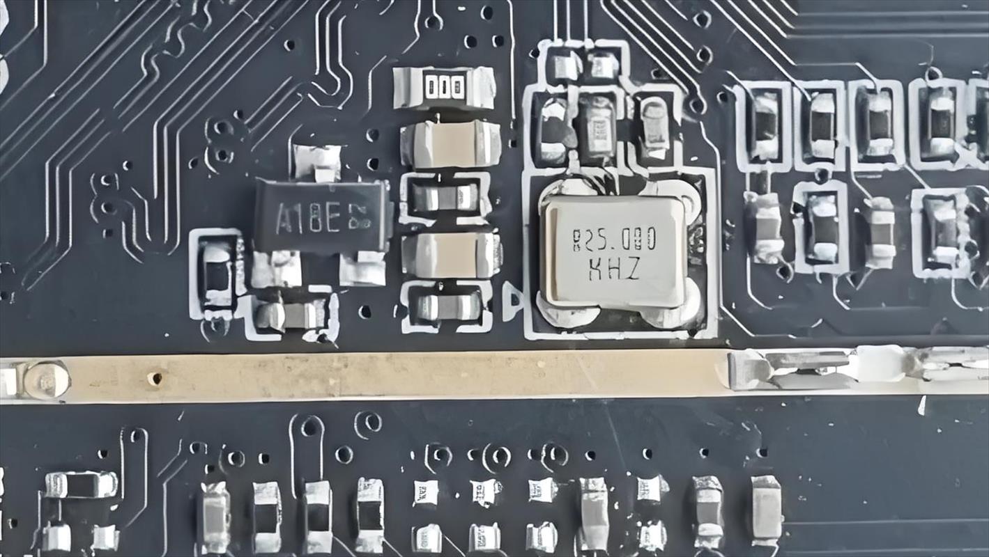 無(wú)源晶振與有源晶振的主要參數(shù)對(duì)比